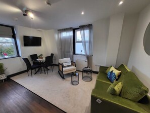 TV - Modern 1-bedroom apartment in lovely Newark-on-Trent (Newark-on-Trent)