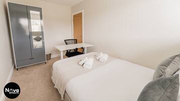 2 bedrooms, iron/ironing board, WiFi, bed sheets