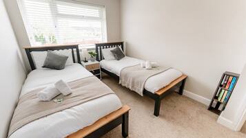 2 bedrooms, iron/ironing board, WiFi, bed sheets