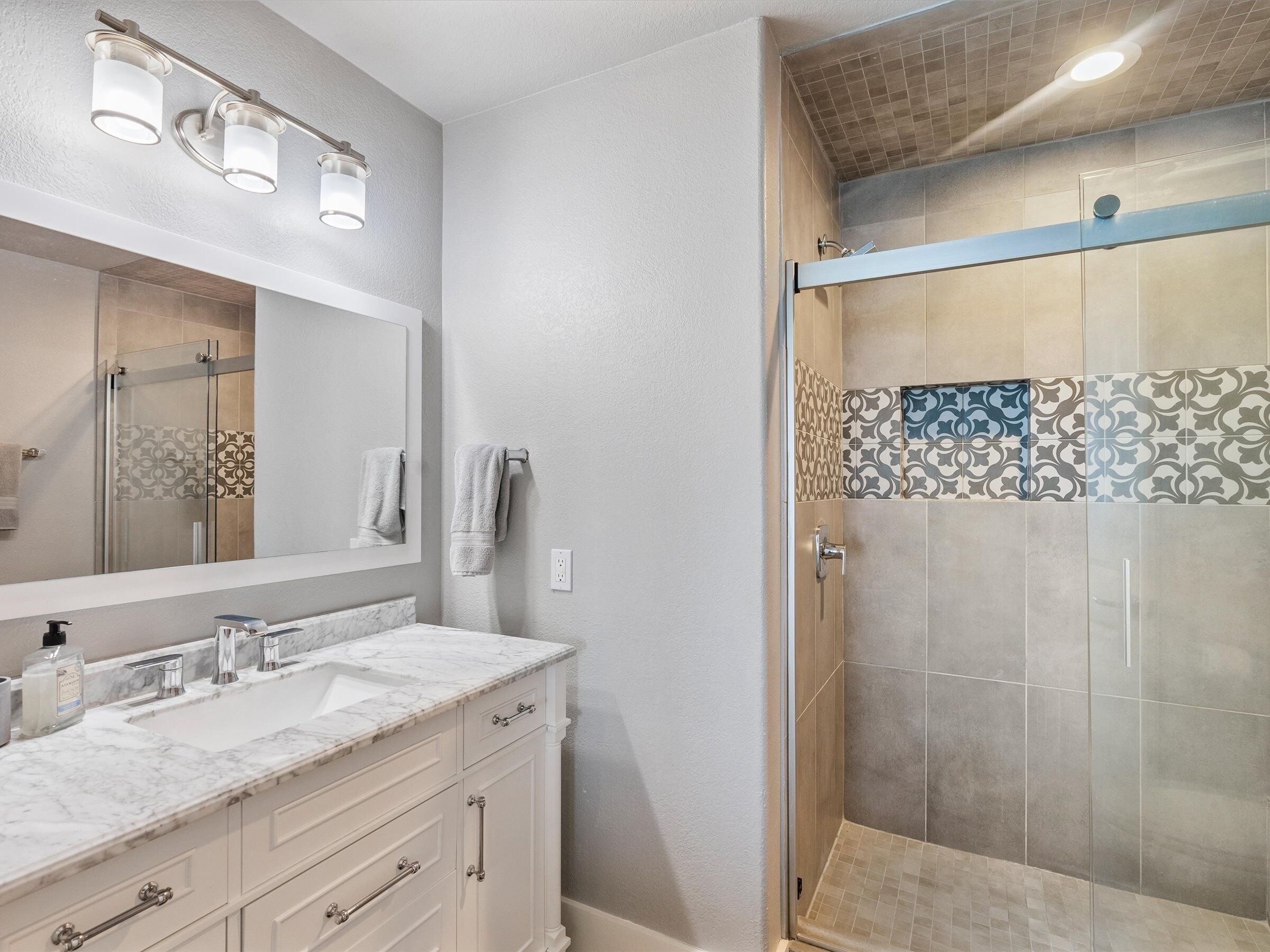 Condo, 3 quartos | Banheiro | Toalhas de banho, shampoo