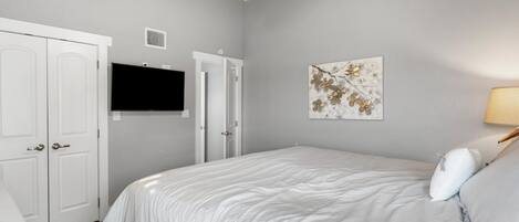 Condo, 3 Bedrooms | 3 bedrooms, iron/ironing board, free WiFi