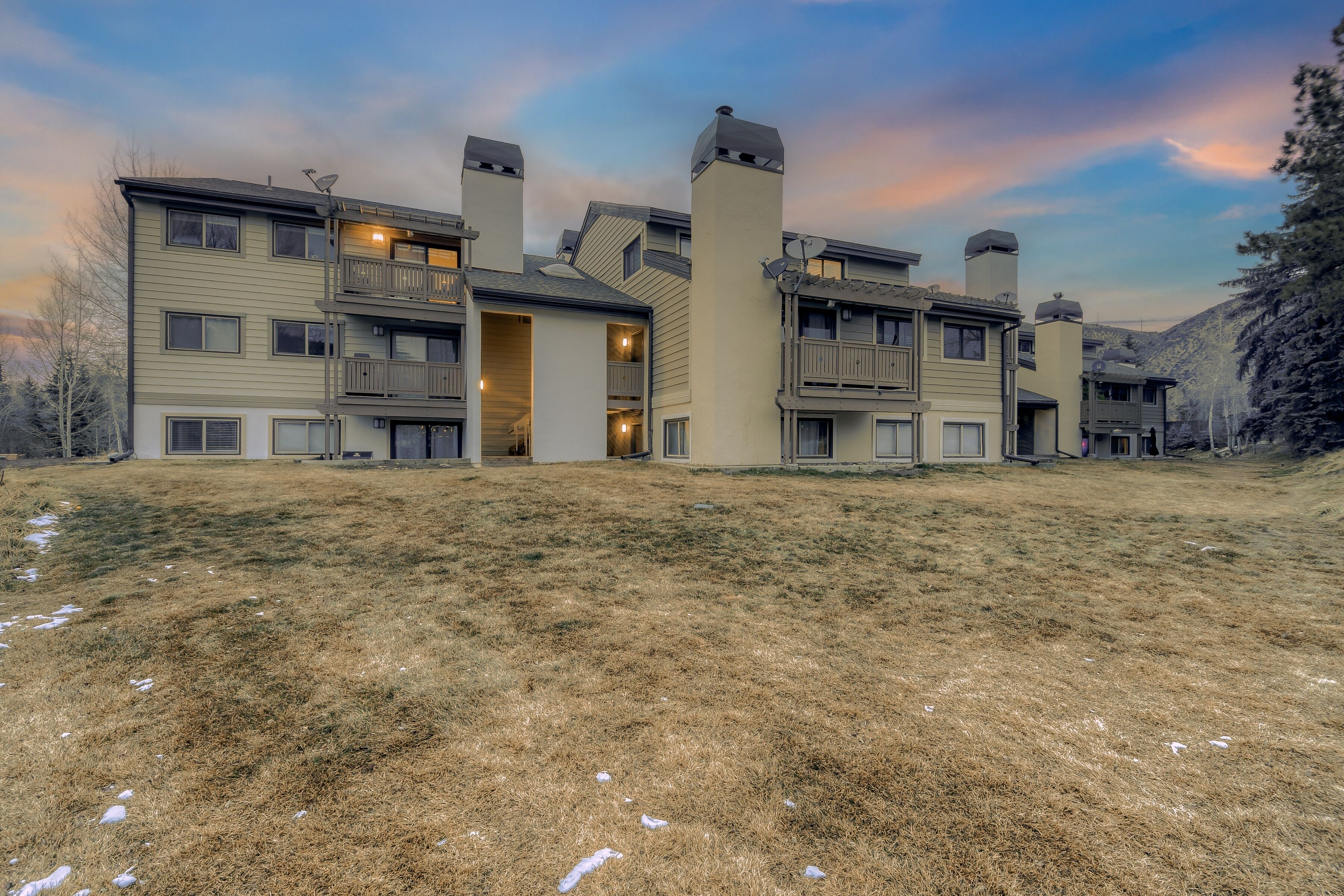 Condo, 2 Bedrooms | Exterior