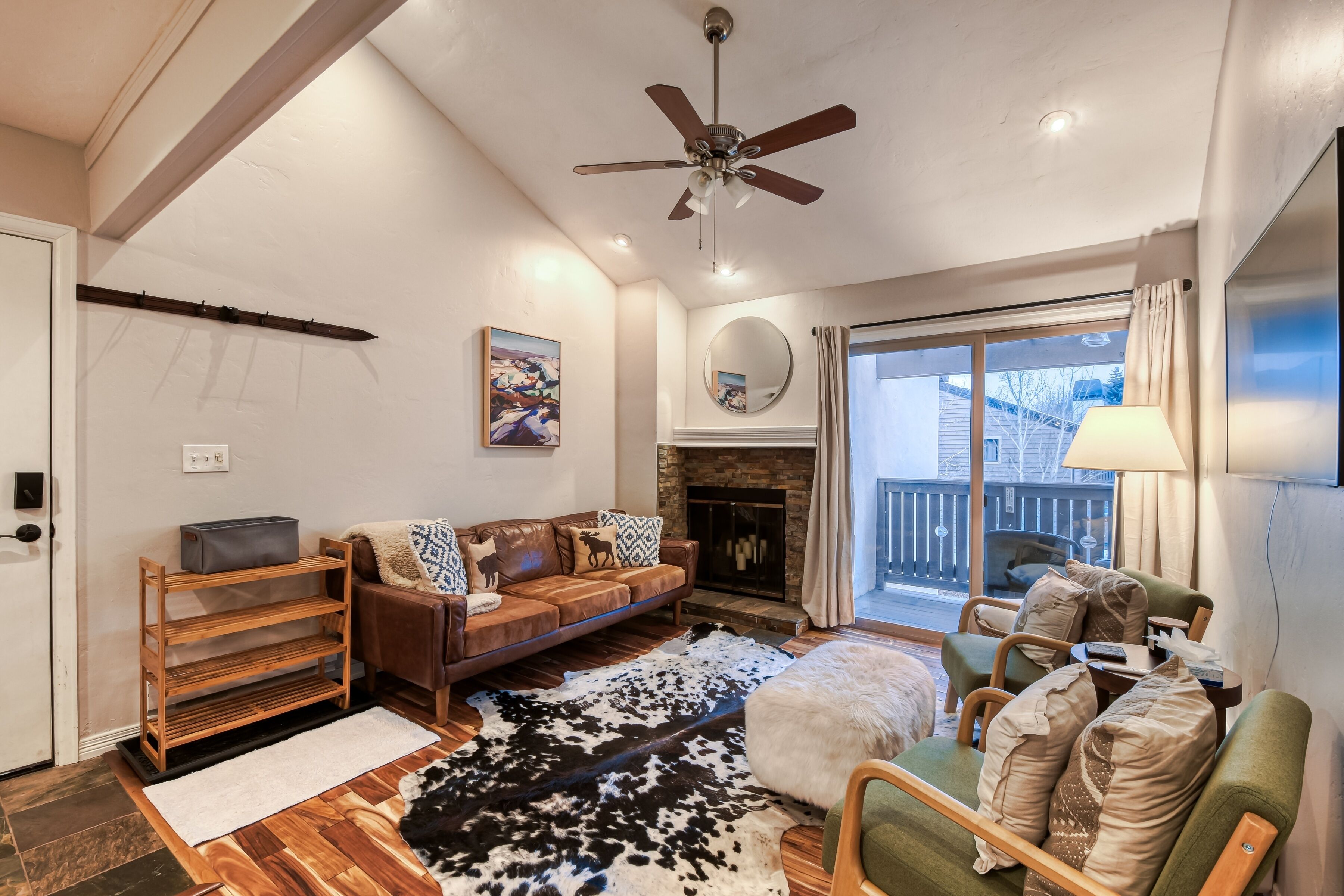 Condo, 2 Bedrooms | Living area | Smart TV