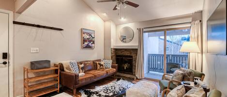 Condo, 2 Bedrooms | Living area | Smart TV