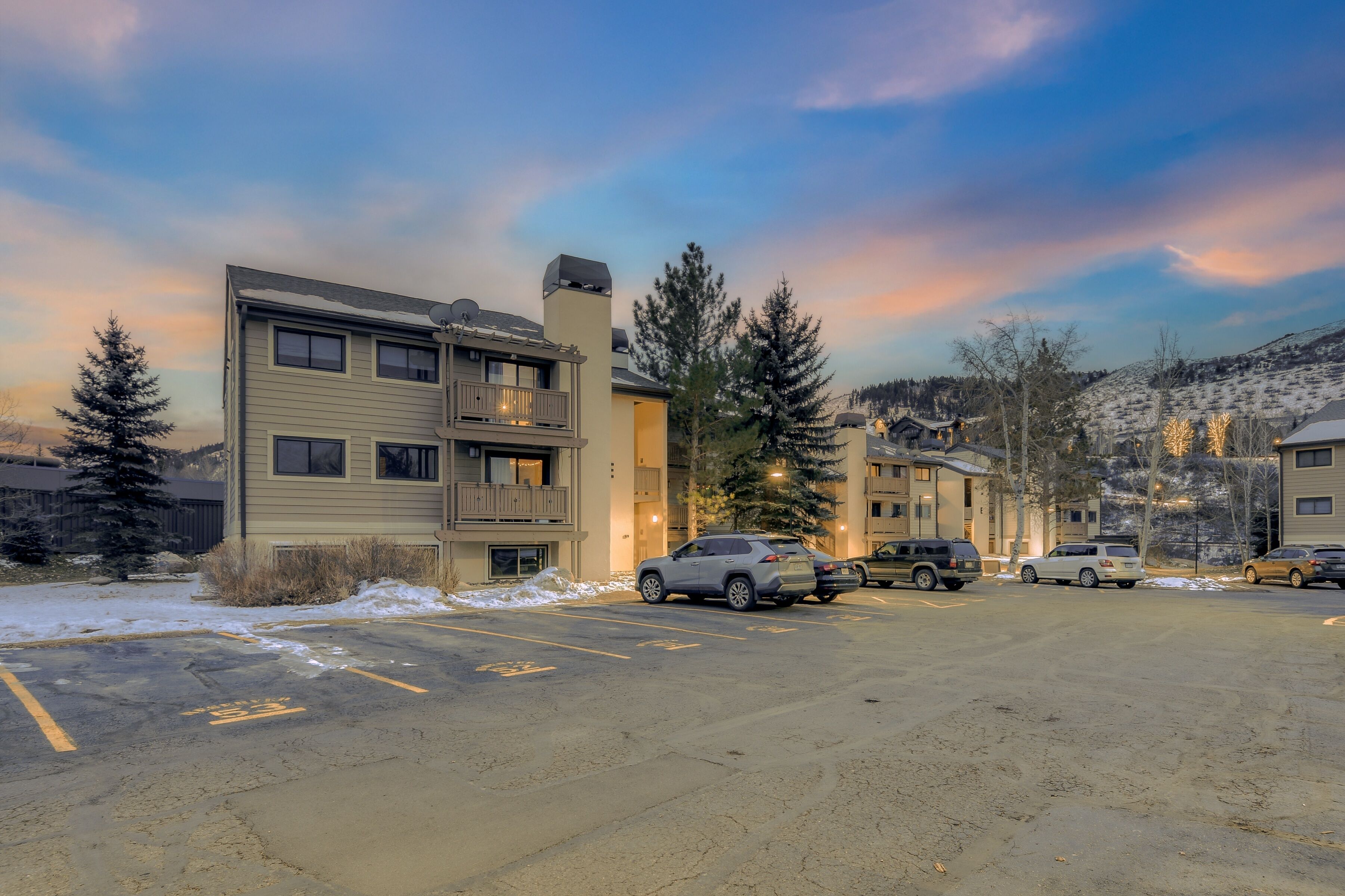 Condo, 2 Bedrooms | Exterior