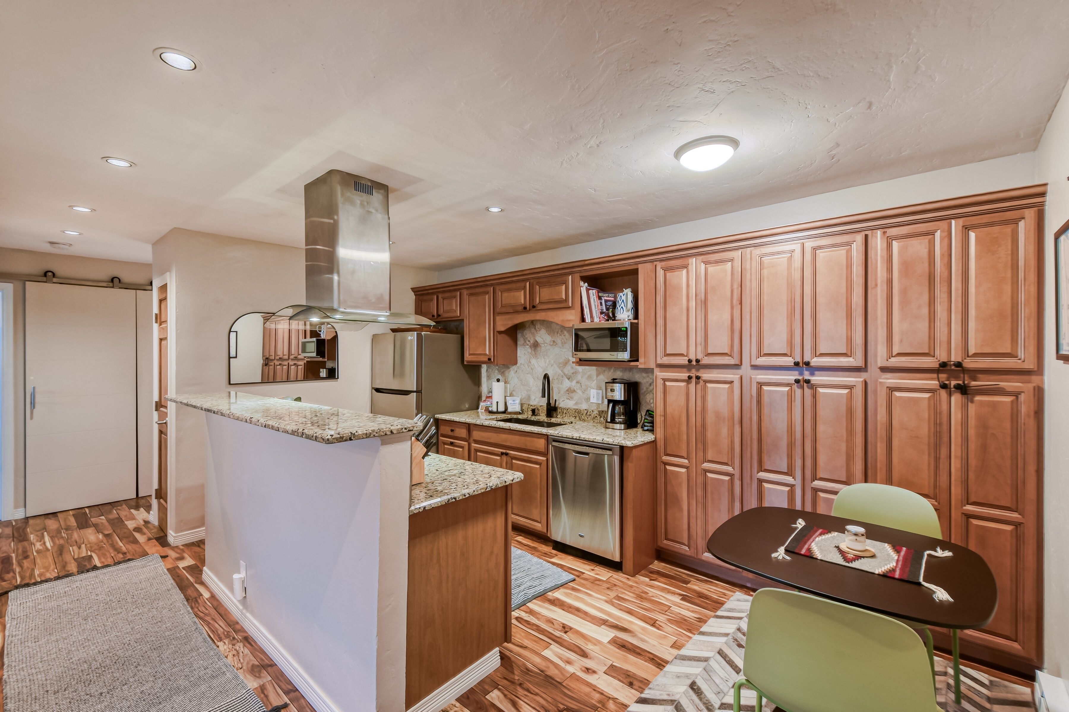 Leilighet, 2 soverom | Eget kjøkken | Kjøleskap, ovn, kaffetrakter/tekoker og brødrister