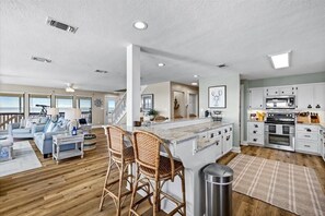 House, 4 Bedrooms | Private kitchen - Bay Vista- New Listing In Terramar Beach, 4 Br/ 3 Ba, Boat Slip 4 Bedroom Home (Galveston)