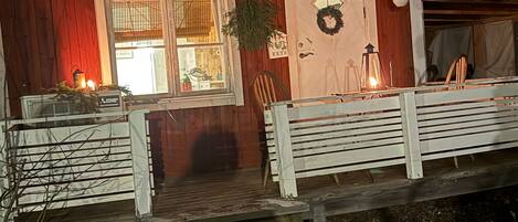 เคบิน, หลายห้องนอน, สูบบุหรี่ได้ | การตกแต่งภายนอก