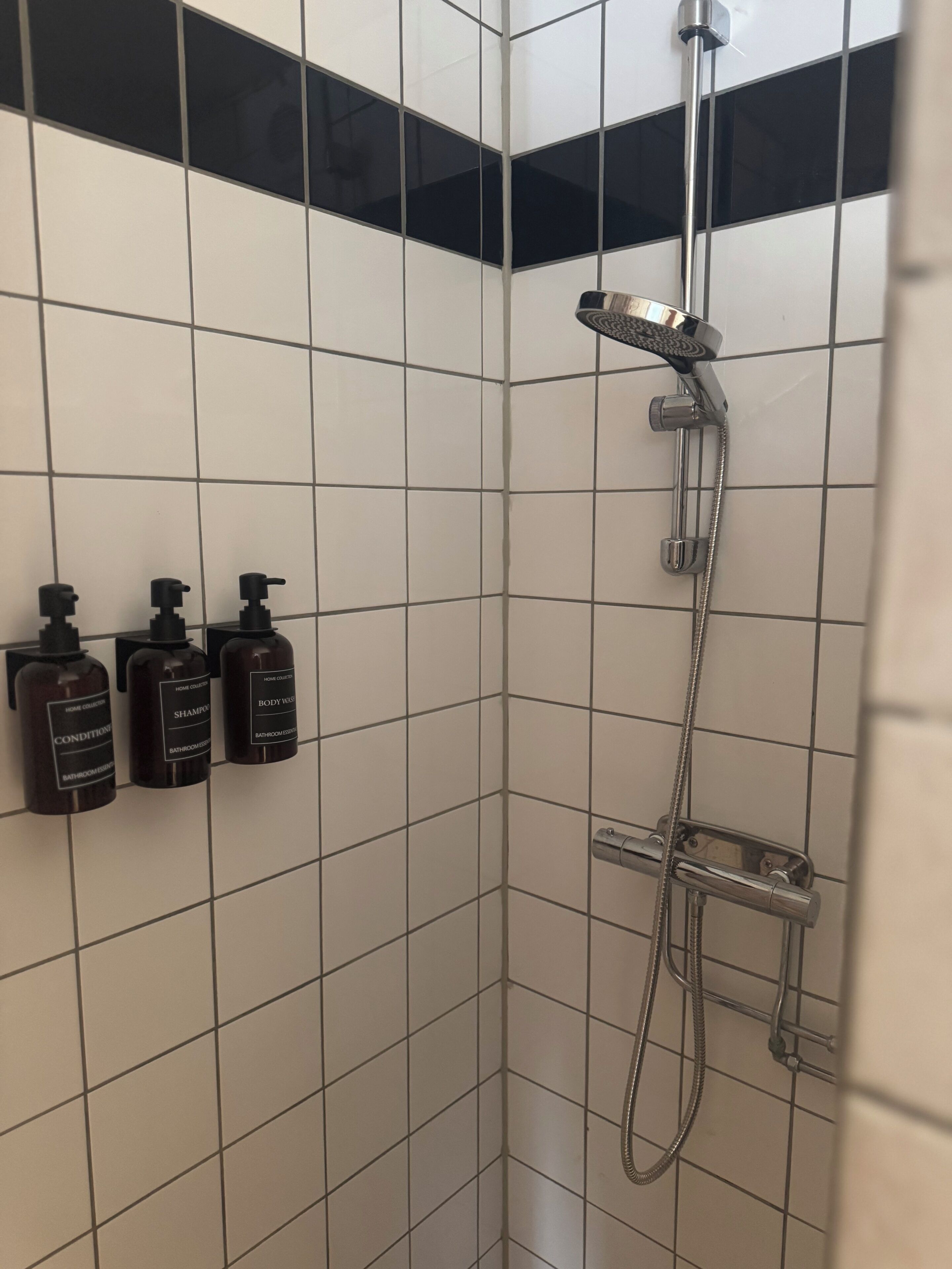 Stuga - flera sovrum - rökare - uteplats | Badrum