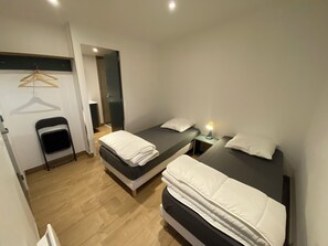 2 quartos, Wi-Fi de cortesia, roupa de cama
