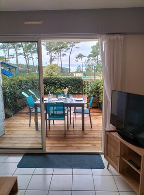 Dining - La Canopée Apartment with Lake View, Shared Pool & Air Conditioning - Conciergerieland (Soustons)