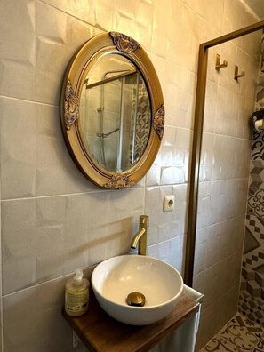 Bathroom - Serenity Stone in the Sierras (Benaojan)