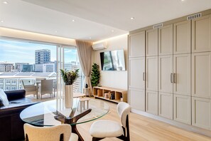 Smart TV - V&A Waterfront Marina•Luxury 1BR•CanalView+Balcony (Cape Town)