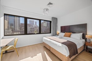 1 bedroom, iron/ironing board, WiFi, bed sheets - Emporium Central | Quiet Luxury 1BR | 2x King Beds (Melbourne)