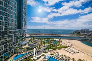 Pool - LUX The JBR Beach Sea View Suite (Dubai)