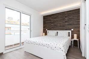 Iron/ironing board, free WiFi, bed sheets - 3 bedroom villa with private pool by AlgarveManta (4V3) (Manta Rota)