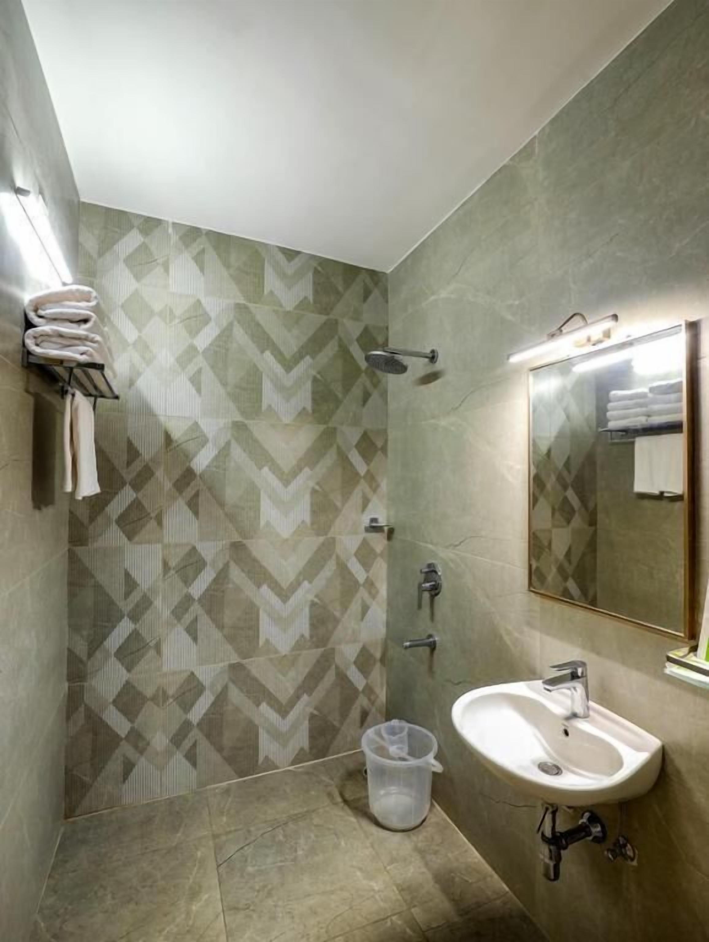 Dusj, toalettartikler (inkludert), håndklær og såpe