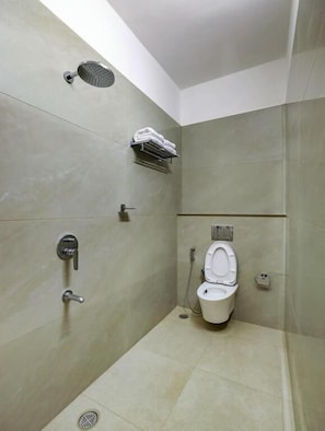 Free toiletries, towels - Gopuram Grand (Madurai)