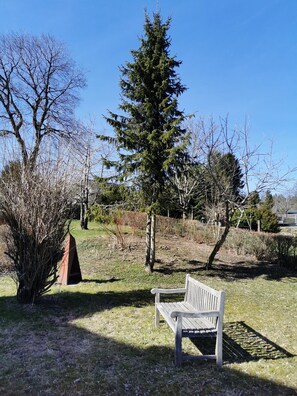 Property grounds - Bergliebe vacation apartment with balcony, in the heart of Oberhof  (Oberhof)