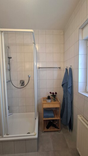 Shower, hair dryer, towels, soap - Bergliebe vacation apartment with balcony, in the heart of Oberhof  (Oberhof)