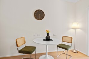 Dining - Central Emporium | Urban Oasis 1BR w/King Bed 4max (Melbourne)