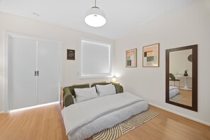 1 bedroom, iron/ironing board, WiFi, bed sheets - Central Emporium | Urban Oasis 1BR w/King Bed 4max (Melbourne)