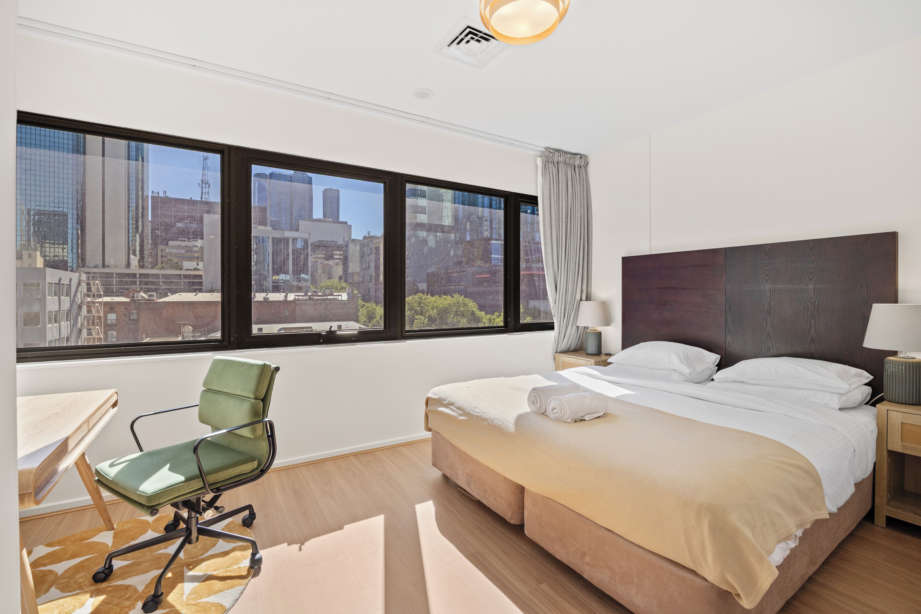 Iron/ironing board, WiFi, bed sheets