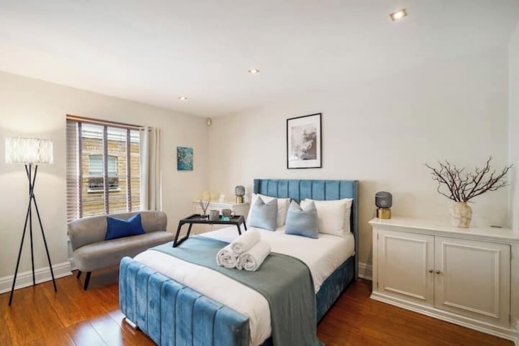 3 室のベッドルーム、アイロン / アイロン台、WiFi、ベッドシーツ