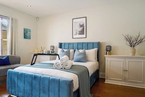 4 Schlafzimmer, Bügeleisen/Bügelbrett, WLAN, Bettwäsche