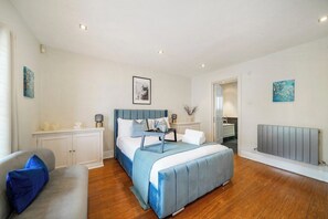 4 chambres, fer et planche à repasser, Wi-Fi, draps fournis