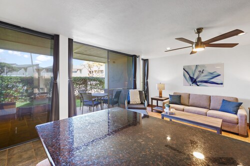 Last Minute Special! 2 Bedrooms & Steps to Beach! Pool & Hot Tub!