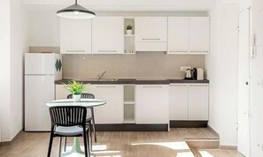 Fridge - Welcome to La Piccola Corte, a newly renovated and finely furnished studio apartment, in the heart of the city, a few meters from the central station.In an excellent position to reach the Cinque Terre area by train and the city center in a few minutes by (La Spezia)