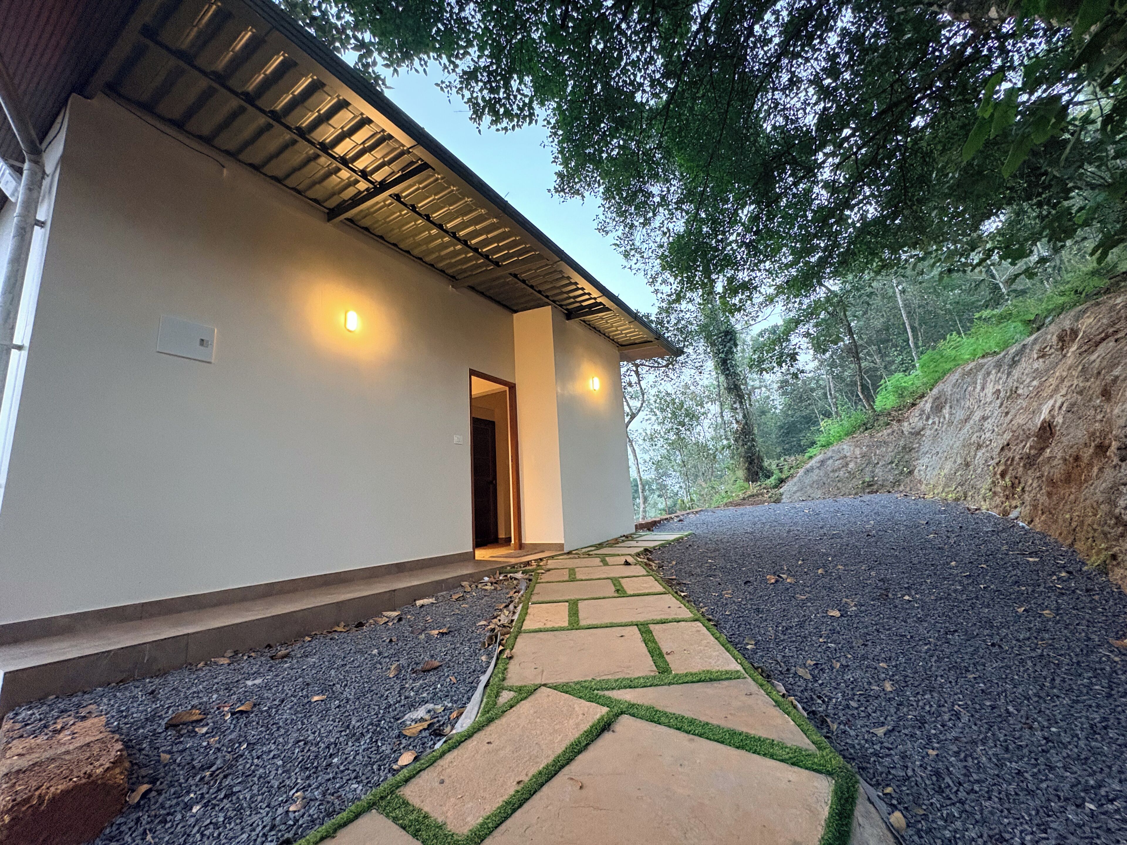 Superior Studio Suite | Premium bedding, free WiFi, bed sheets