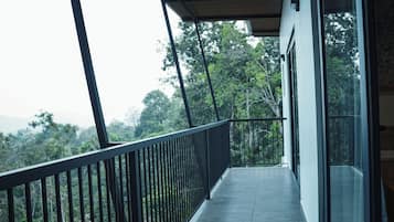 Luxury Villa, Balcony, Mountain View | Balcony