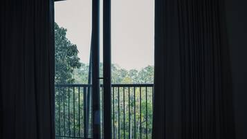 Superior Studio Suite | Balcony