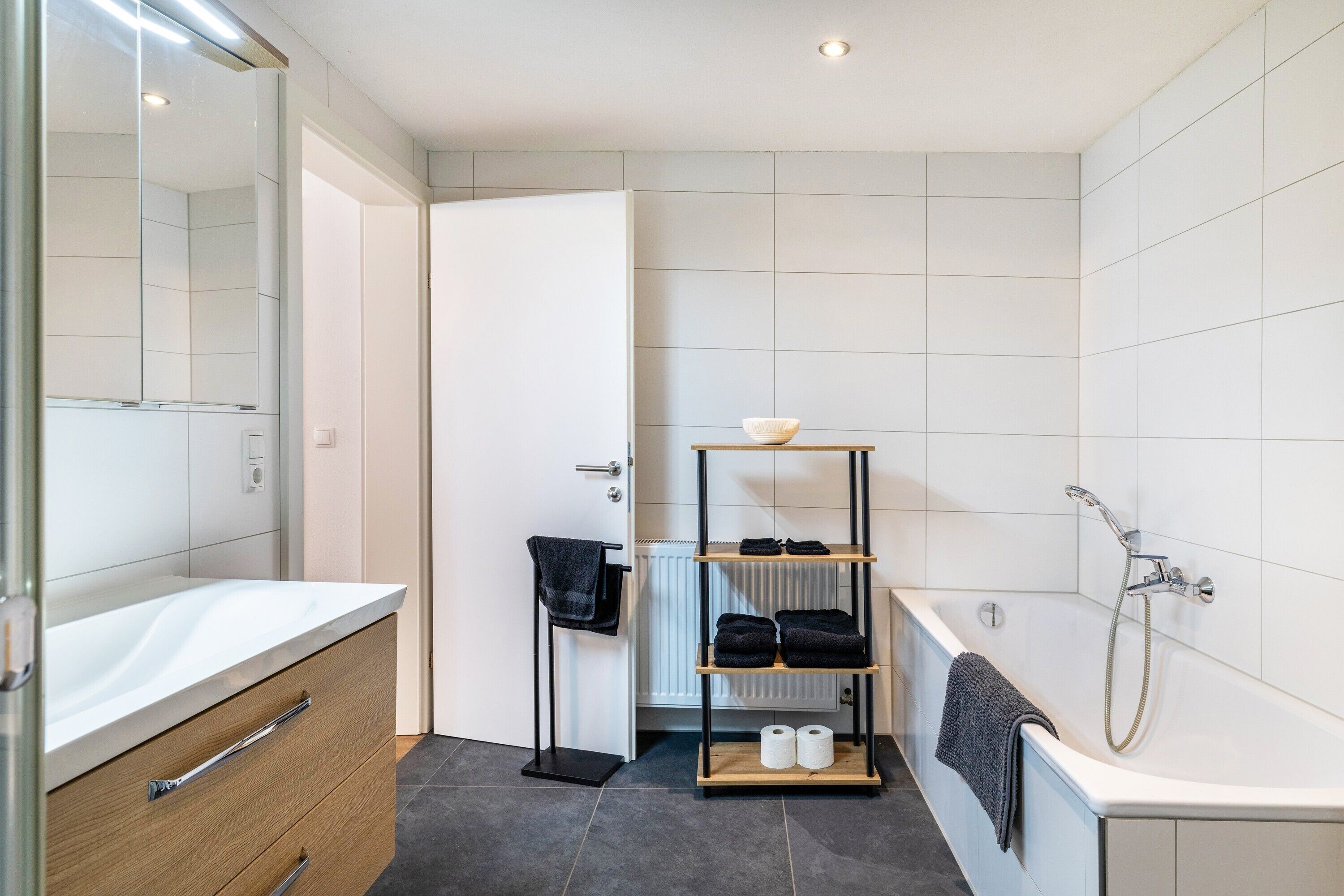 Dusche, Haartrockner, Handtücher