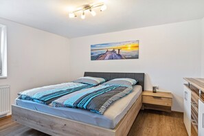 WiFi, bed sheets - Apartment 'Winder' with Mountain View, Private Terrace and Wi-Fi (Lustenau)