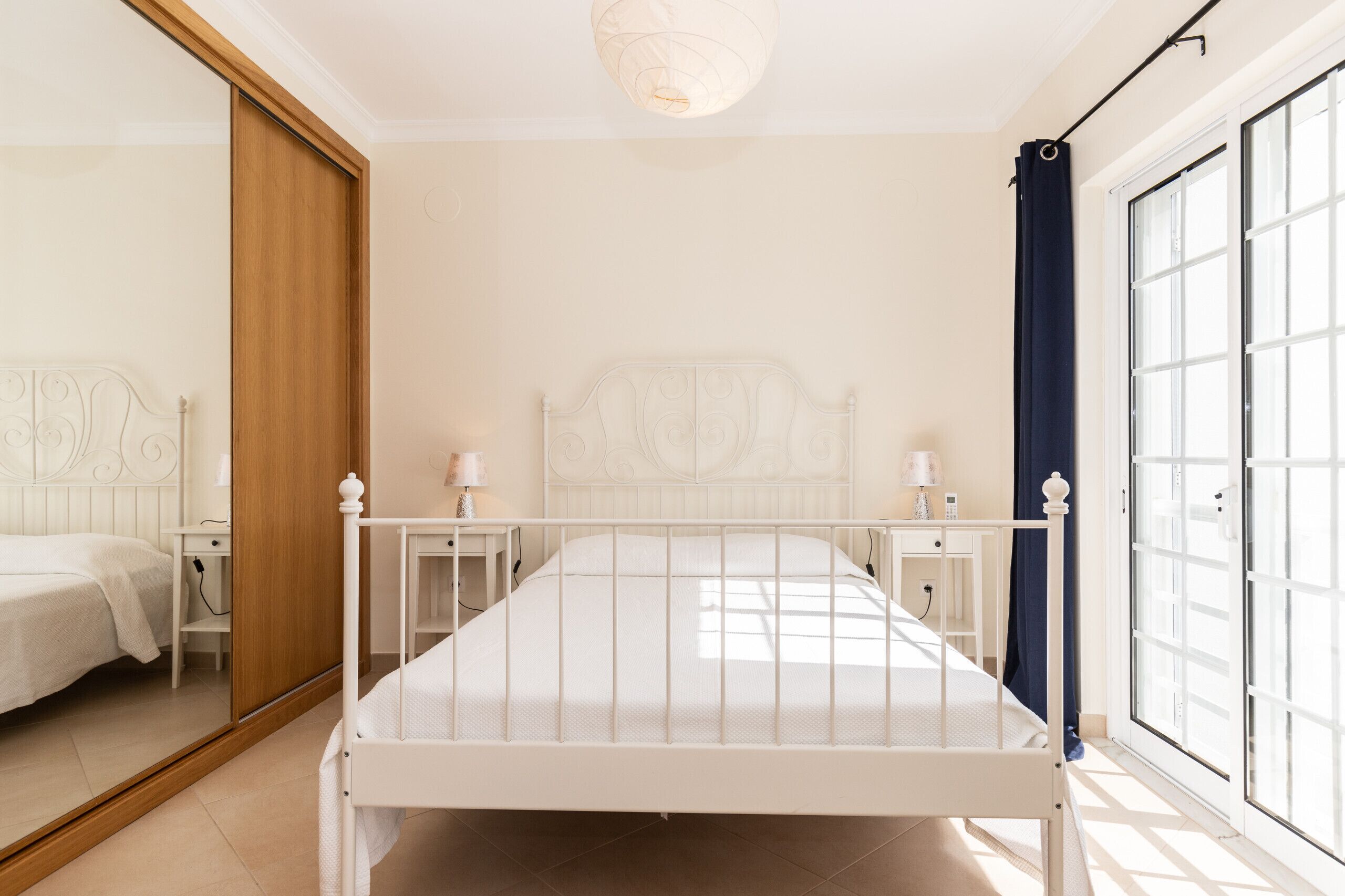 Iron/ironing board, free WiFi, bed sheets