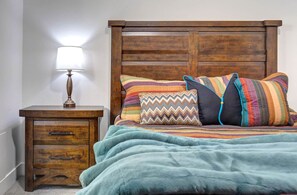 3 bedrooms, desk, iron/ironing board, free WiFi - Moose Mgmt 1206 - Sleeps 7 - Corner with views (Park City)