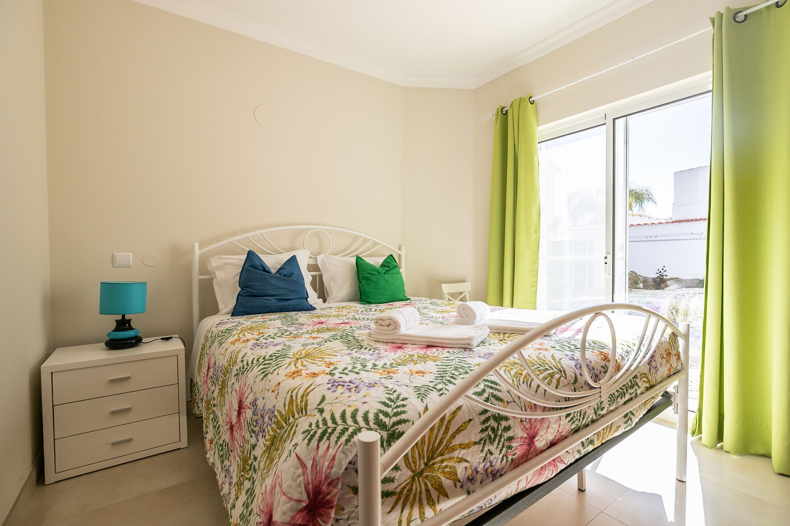 Strykjärn/strykbräda, gratis wi-fi och sängkläder