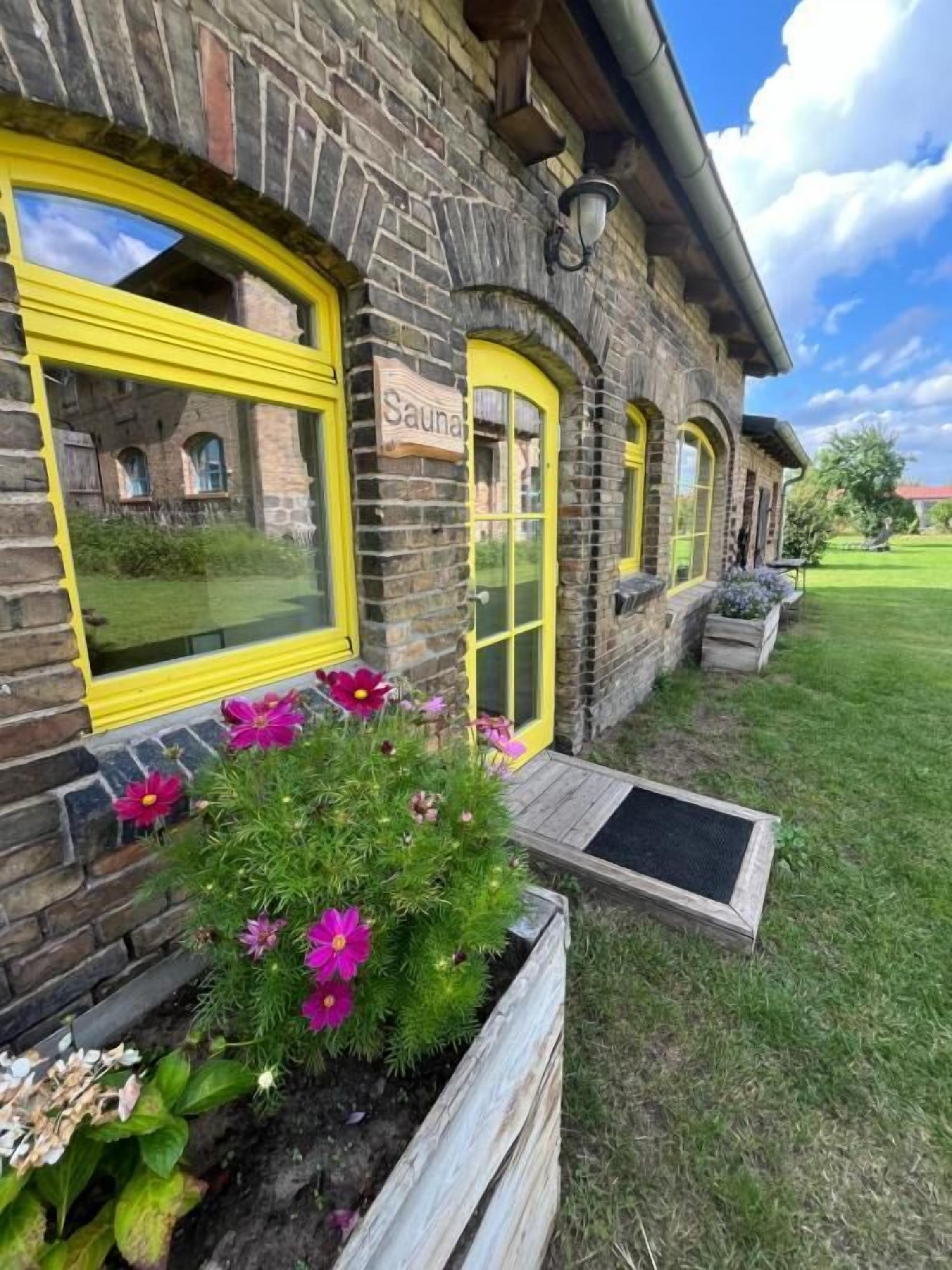 تفاصيل الفندق من الخارج