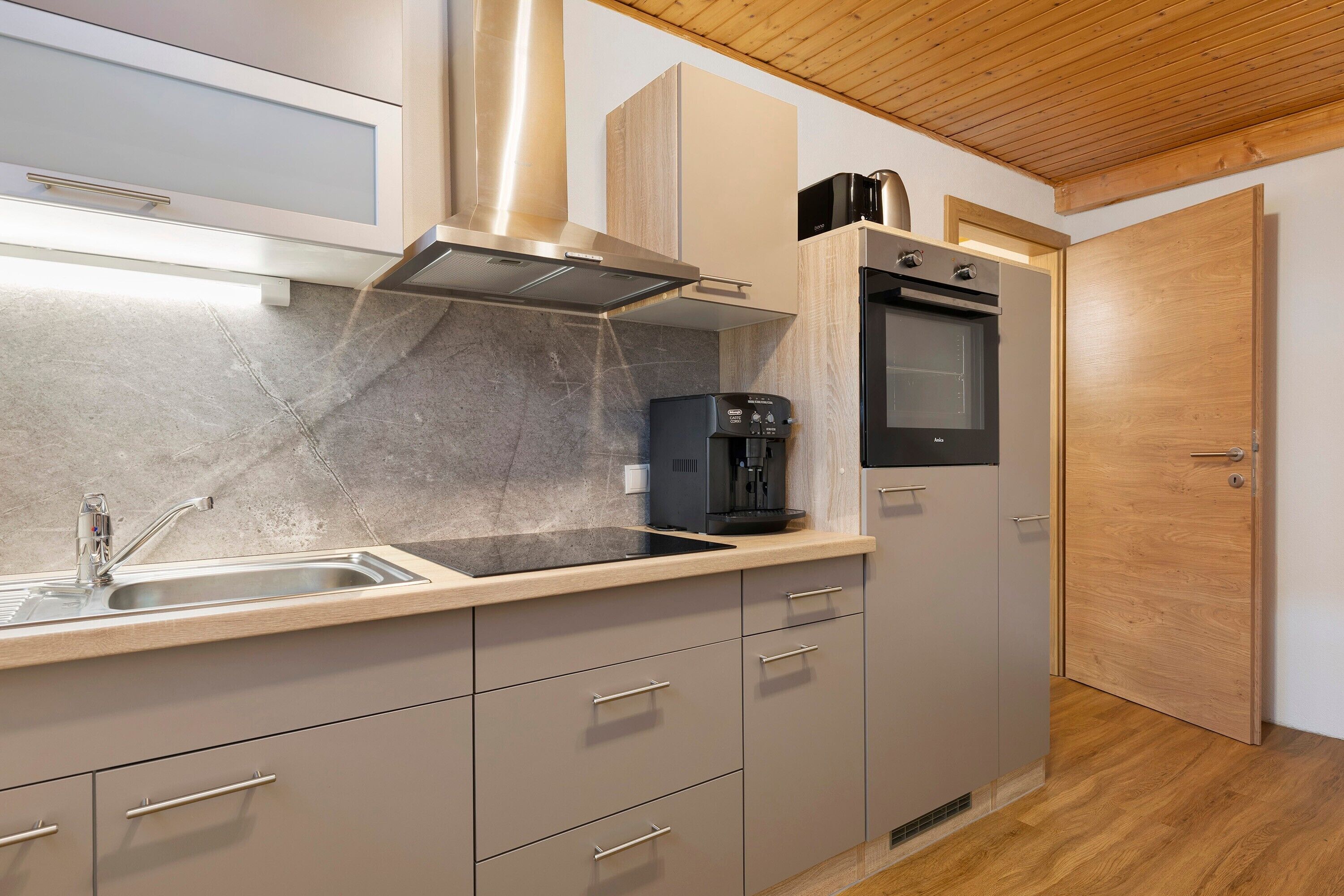 Refrigerador, horno, placa de cocina, lavavajillas