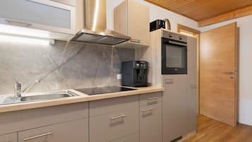 Refrigerador, horno, placa de cocina, lavavajillas