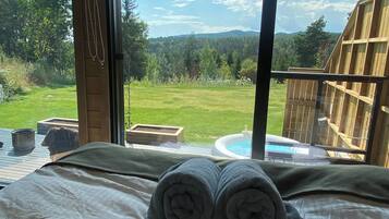 Cabin, 1 Bedroom, Hot Tub | 1 bedroom