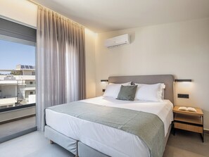 Villa Ekfrasis | Allergiatestatut vuodevaatteet, tallelokero huoneessa