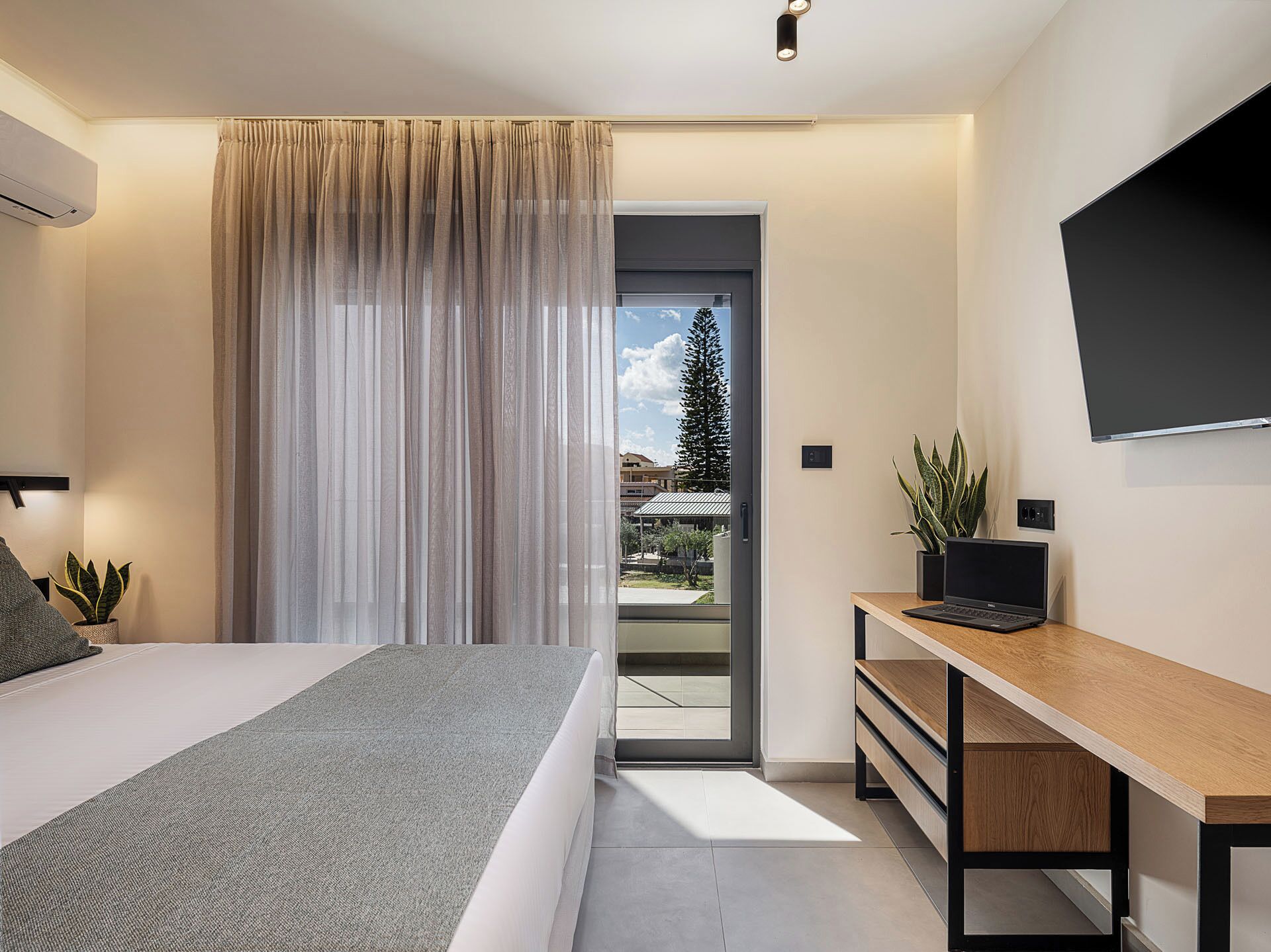 Villa Ekfrasis | Allergiatestatut vuodevaatteet, tallelokero huoneessa