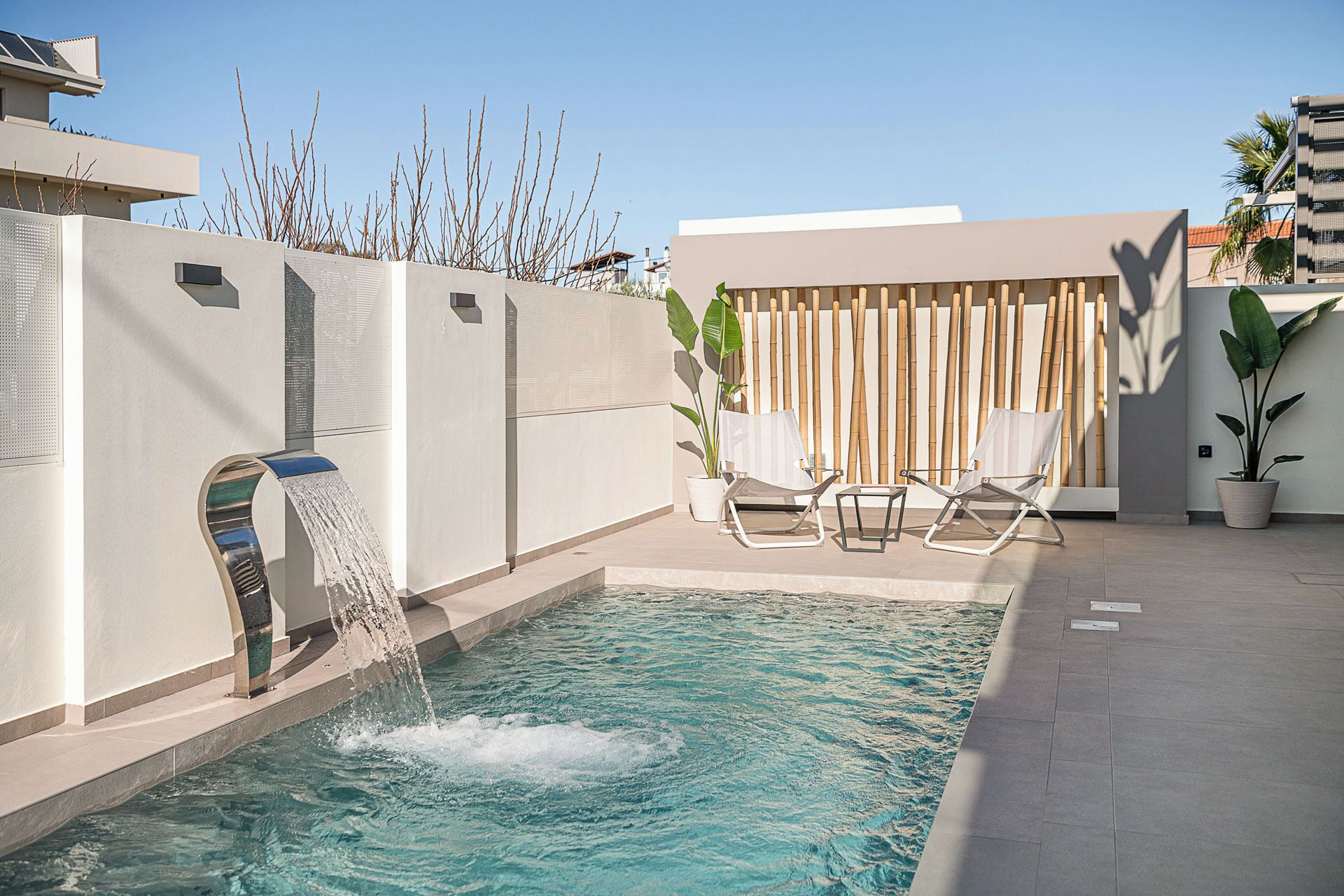 2 albercas al aire libre 