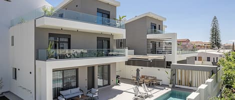 บริเวณภายนอก