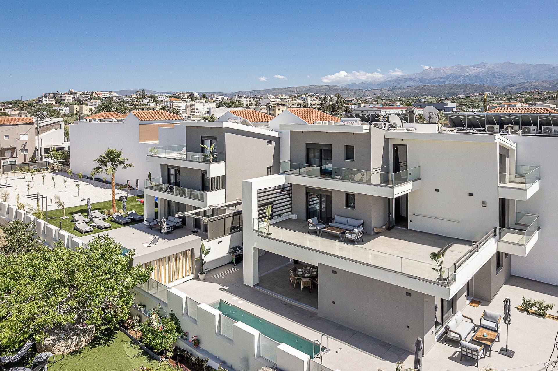 In-room safe, desk, laptop workspace, blackout curtains