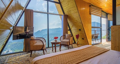 Alaya Stays Echo By The Lakes